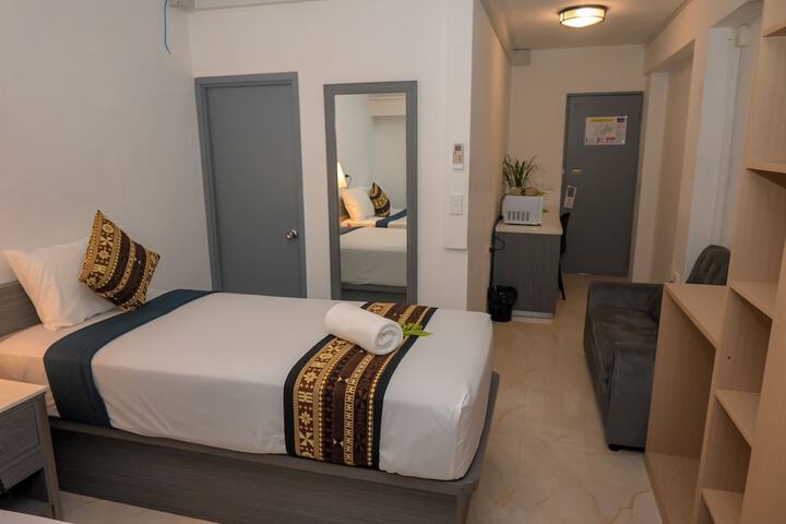 Room 6 of 32