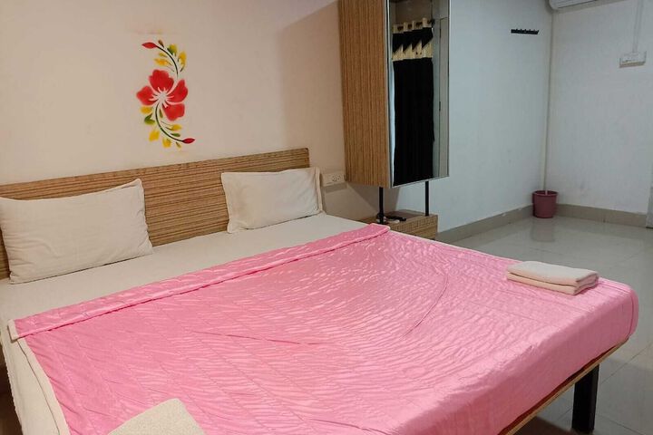 Room 6 of 20