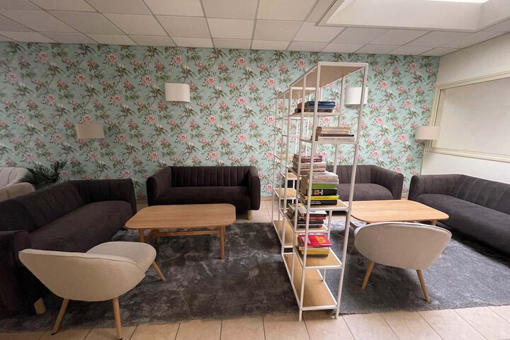 Room 13 of 18