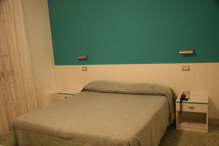 Room 6 of 36