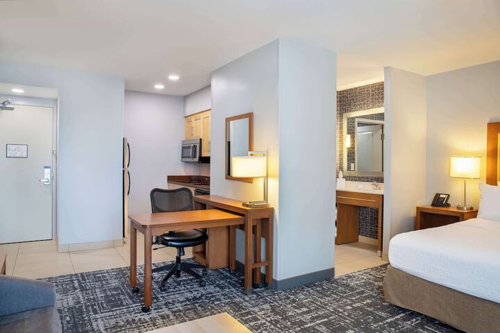 Room 10 of 41