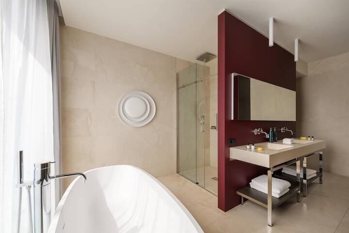 Room 117 of 213