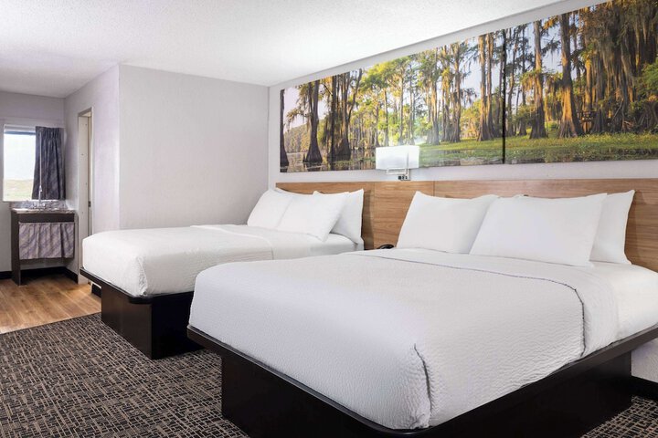 1 King Bed Studio Efficiency Suite (14 of 19)