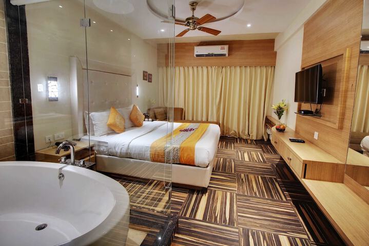 Room 12 of 38