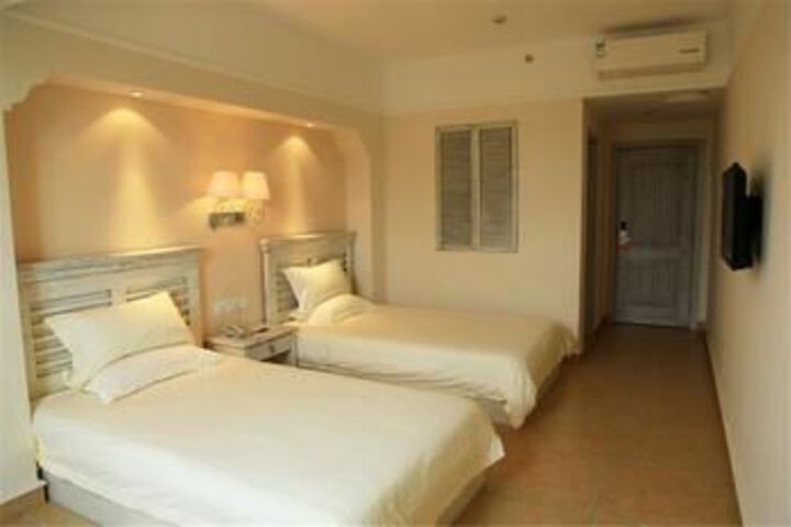Room 9 of 17