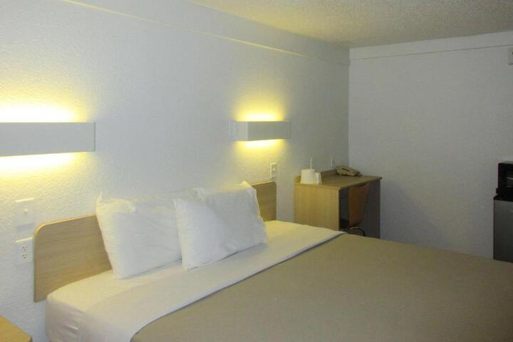 2 Double Beds (4 of 11)