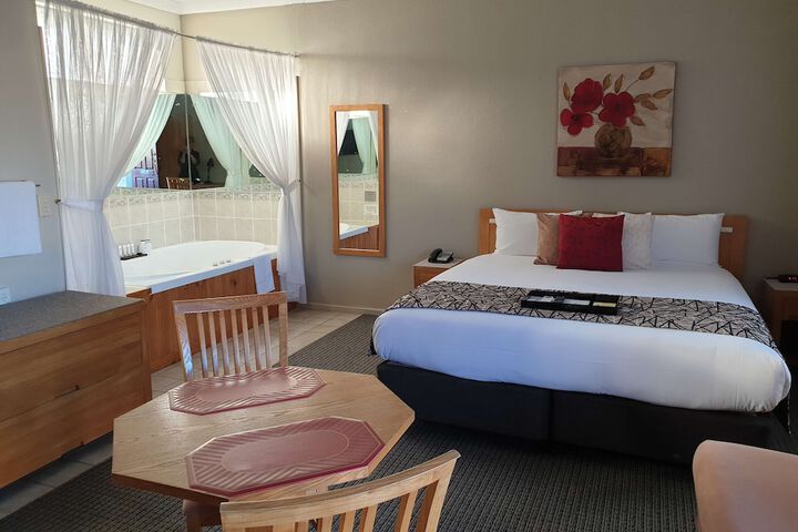 Room 27 of 63