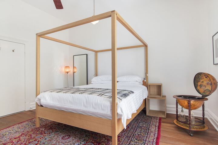 Room 10 of 43