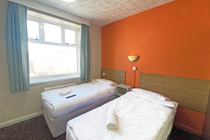 Room 8 of 41