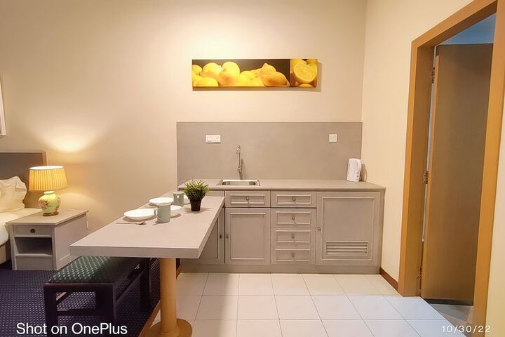 Dining 548 of 650