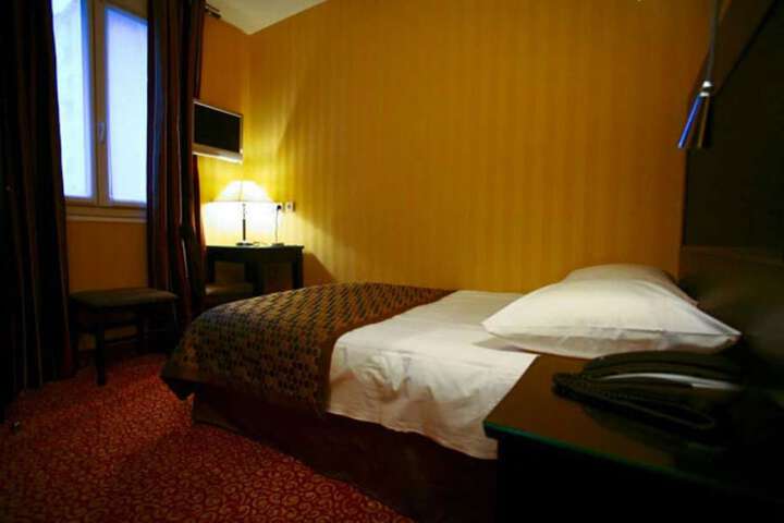 Room 14 of 29
