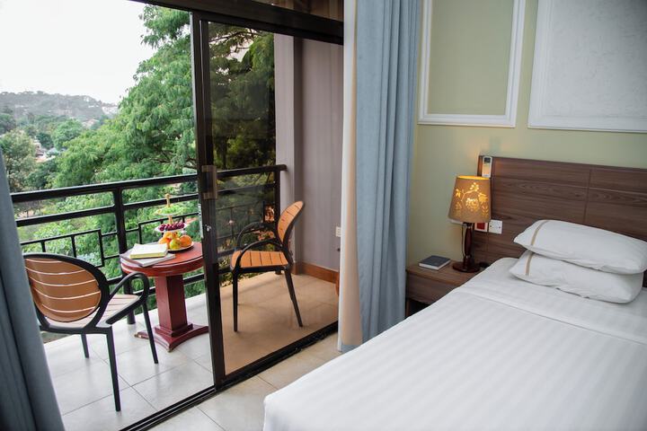 Room 47 of 121