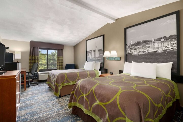2 Double Beds (8 of 11)