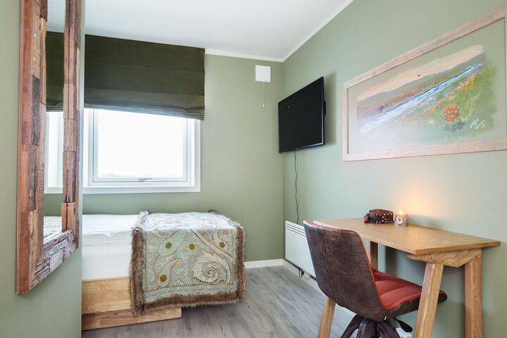 Room 18 of 38