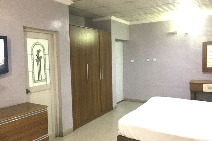 Room 15 of 28