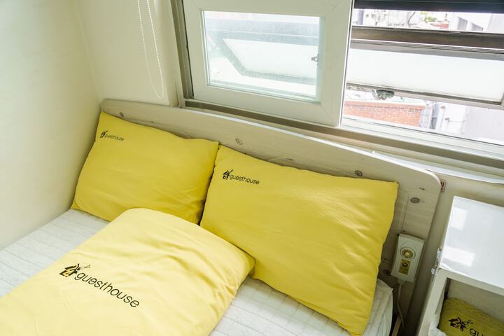 Room 16 of 60
