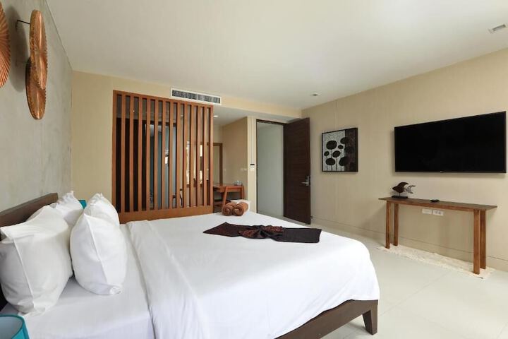 Room 7 of 52