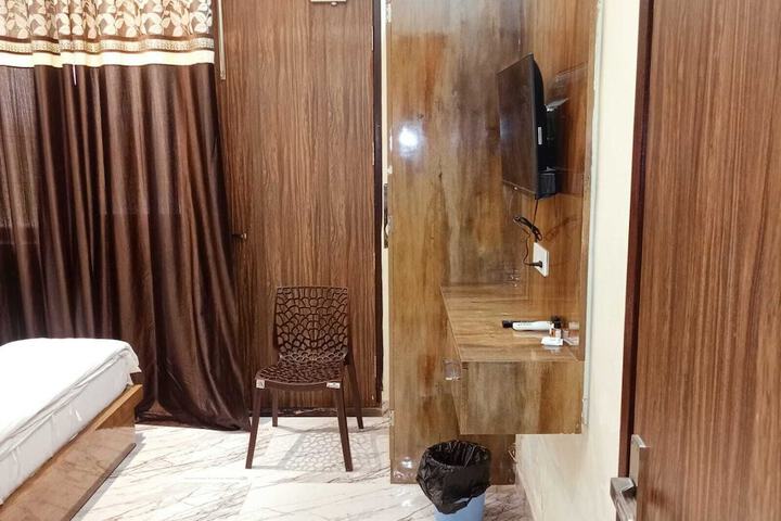 Room 7 of 7