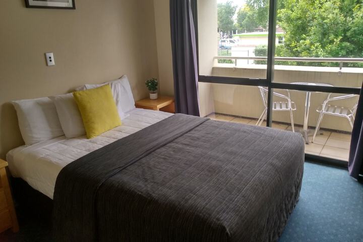 Room 34 of 59
