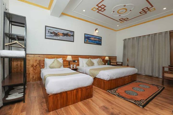 Room 3 of 38