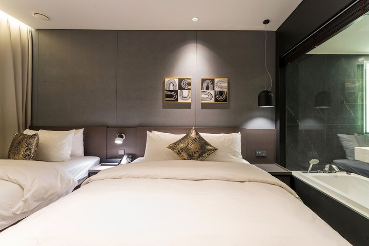 Room 11 of 55
