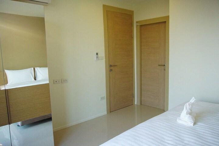 Room 8 of 73