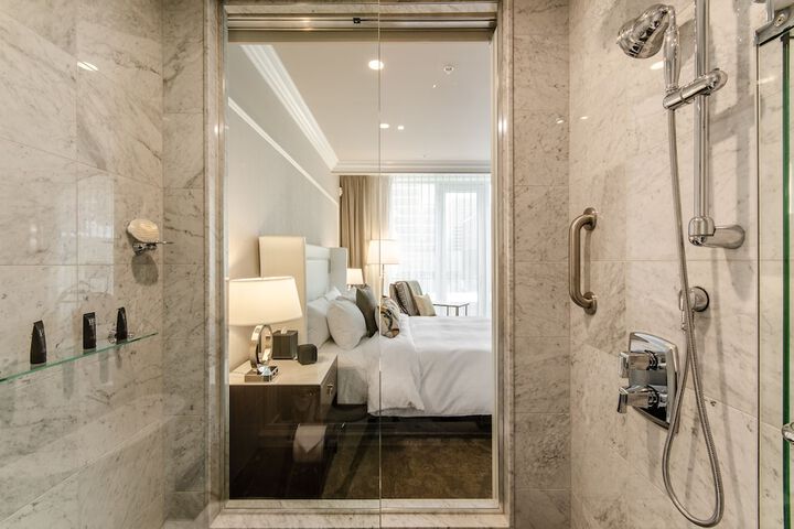 Room 20 of 169