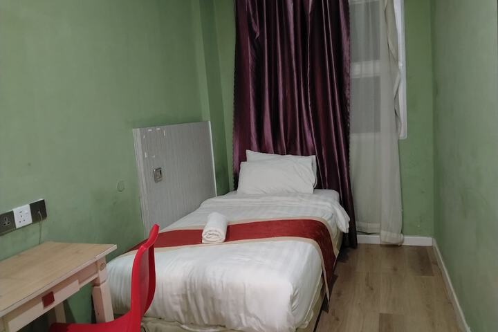 Room 40 of 66