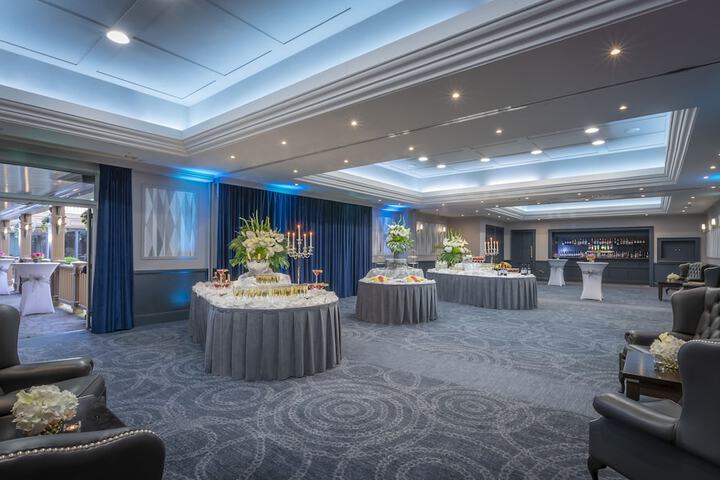 Ballroom/Hall 31 of 41