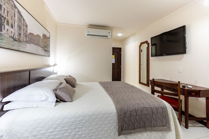 Room 4 of 31
