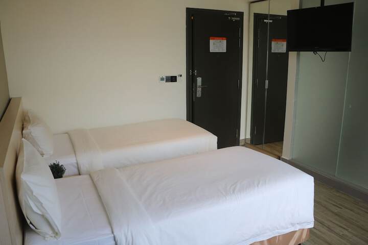 Room 16 of 51