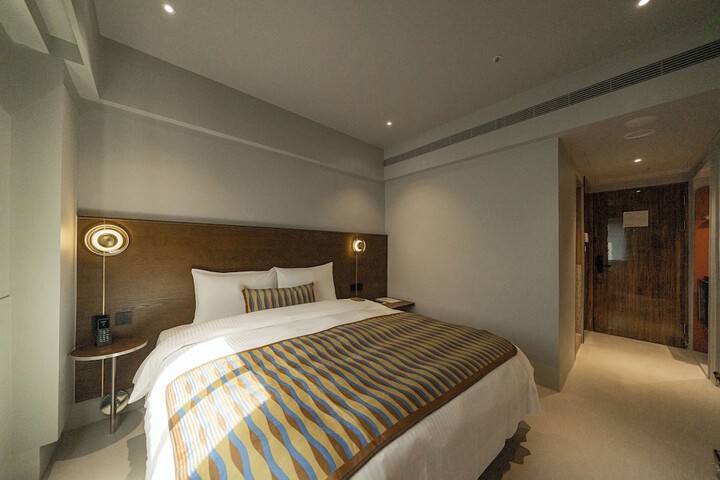 Room 74 of 199