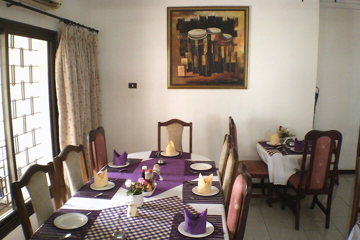 Dining 22 of 32