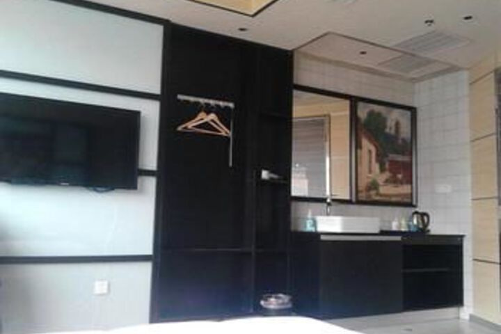 Room 5 of 26