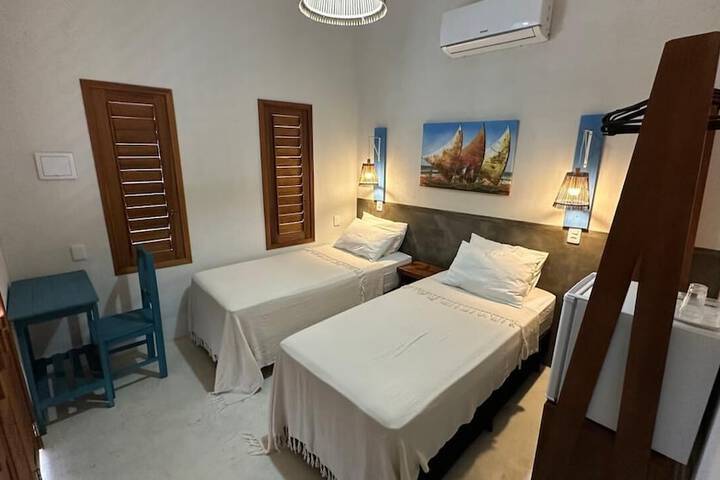 Room 4 of 8
