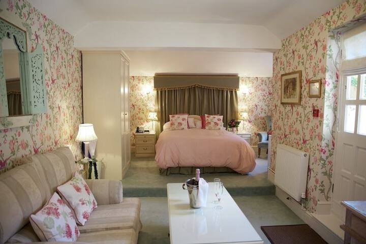 Room 12 of 32
