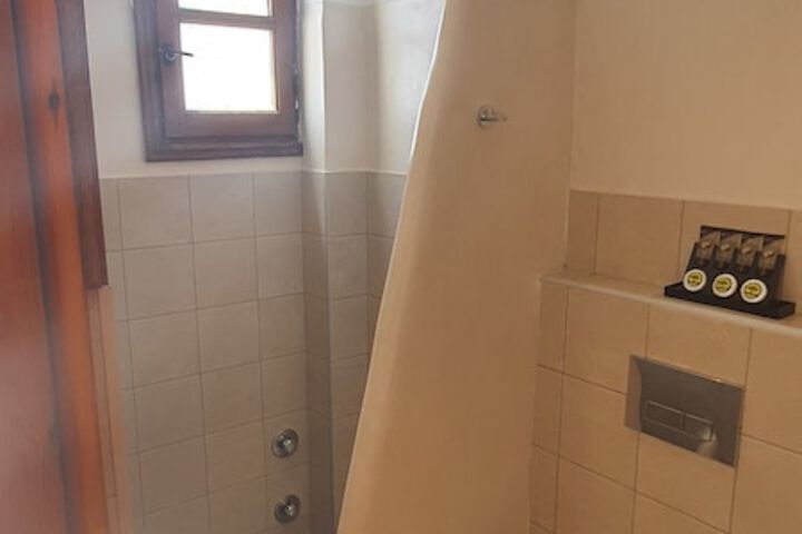 Room 110 of 162
