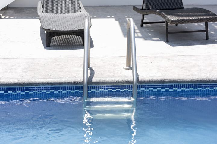 Hotel with Pool