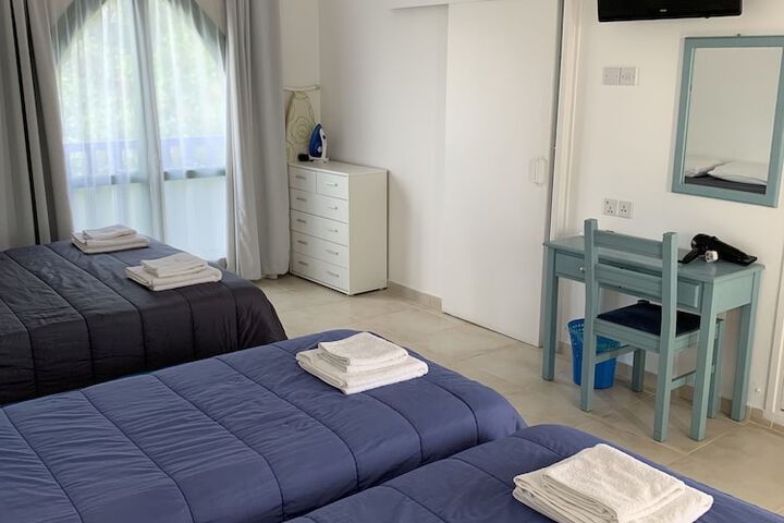 Room 4 of 35