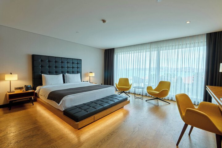Room 87 of 203