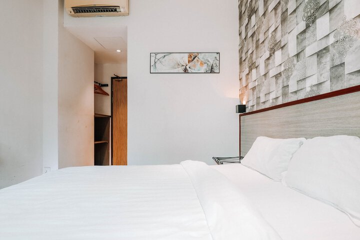 Room 8 of 29