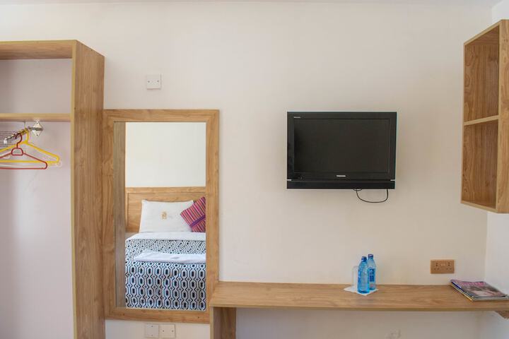 Room 14 of 37