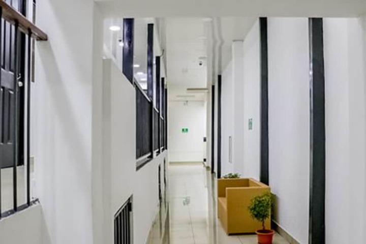 Ballroom/Hall 10 of 13
