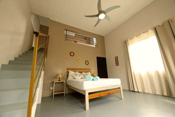 Room 12 of 90