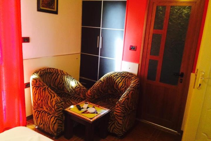 Room 6 of 6