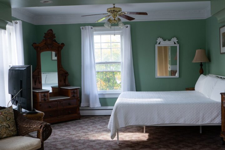 Room 8 of 75