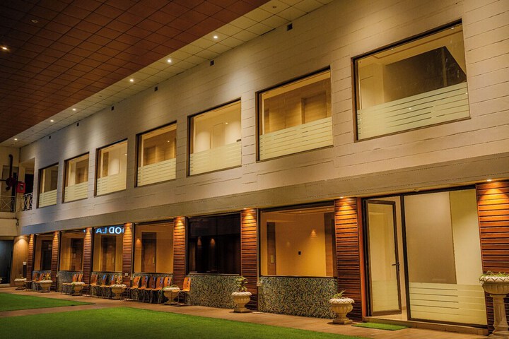 Hotel 77 of 78