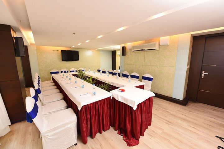 Business Center 145 of 151