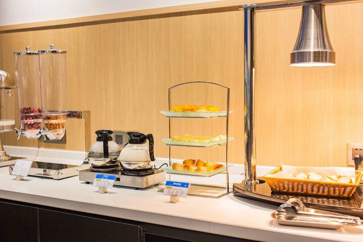 Photo of Holiday Inn Express Jiangmen Jianghai by IHG