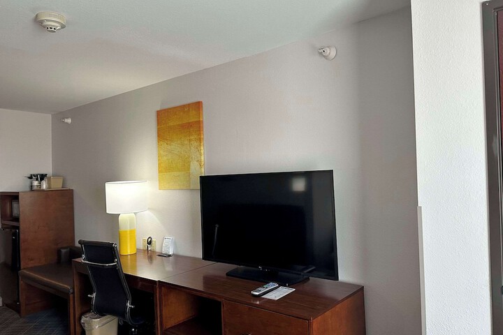 Room 11 of 34